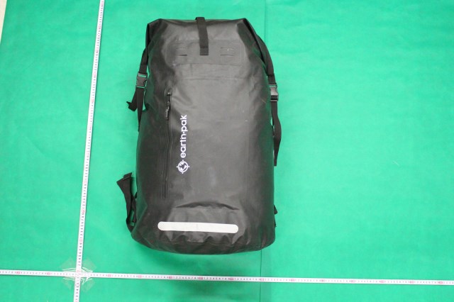 麻薬を含有した電子タバコの拡大写真 リュックサック全景