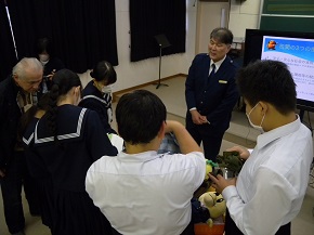 旅具検査、身辺検査の職業体験