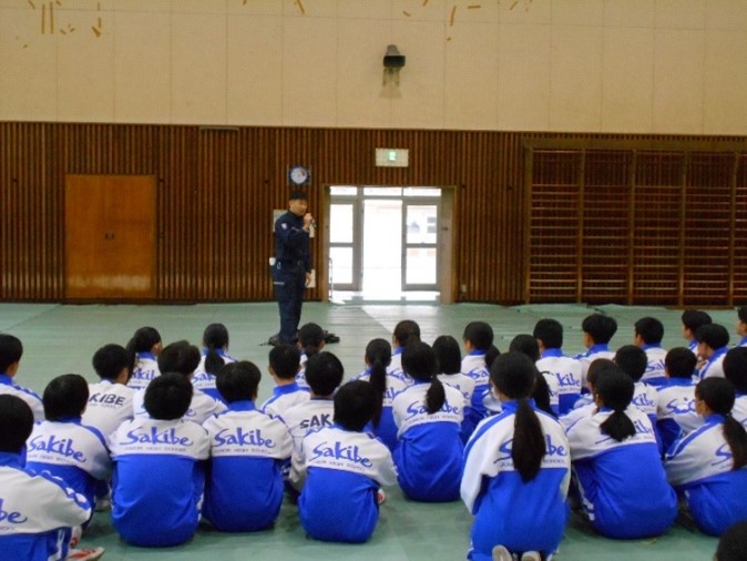 ハンドラーによる説明の様子