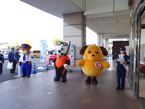 カスタム君、ゆっぴー君、うみまる君