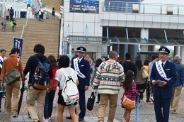 名古屋税関「薬物及び銃器取締強化月間キャンペーン」の様子