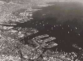 Picture:An overall view of Kobe Port (1966) 