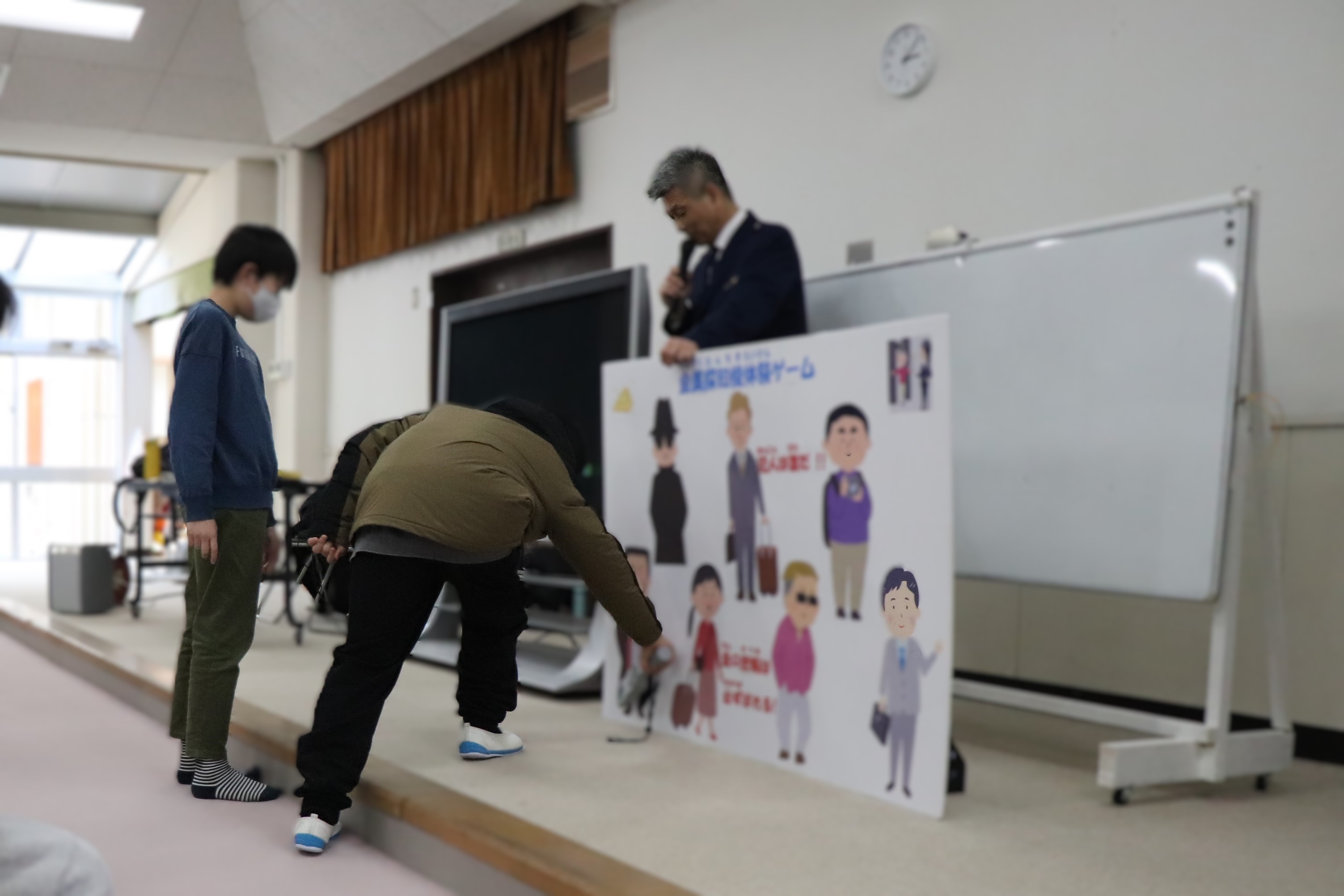 �Ɩ��̌��̗l�q