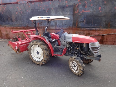 不正輸出されようとしたトラクター