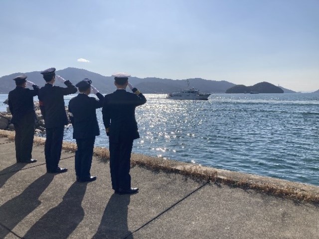 監視艇出廷の様子