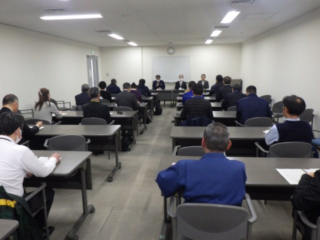 �����̗l�q