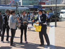 JR熱海駅前「薬物及び銃器取締強化期間」街頭キャンペーン