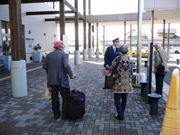 lsŊ֎xÏou򕨋yяeԁvɂLy[̗lq