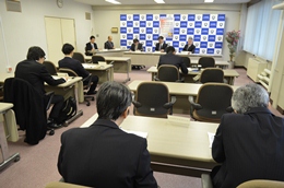 27NR19i؁jÉŊցA27NQ̊ǓfՊTij𔭕\