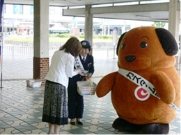 27NT20ij@lsŊ֎xyђÏoAÉwɂăLy[{