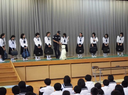 平成27年6月23日（火）　清水税関支署、静岡市立清水第五中学校の薬物乱用防止教室において講演