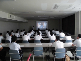 平成27年９月９日（水）　清水税関支署、静岡県警察学校研修生の訪問を受け入れ