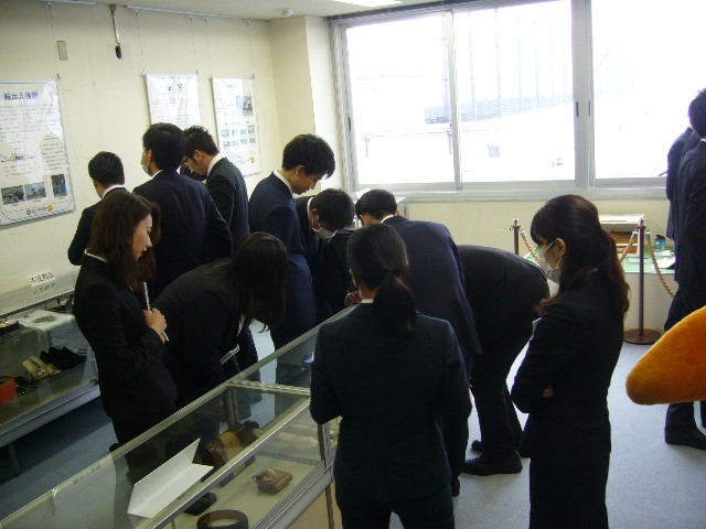 29N47ijŊ֎xA^VЈ̖K󂯓