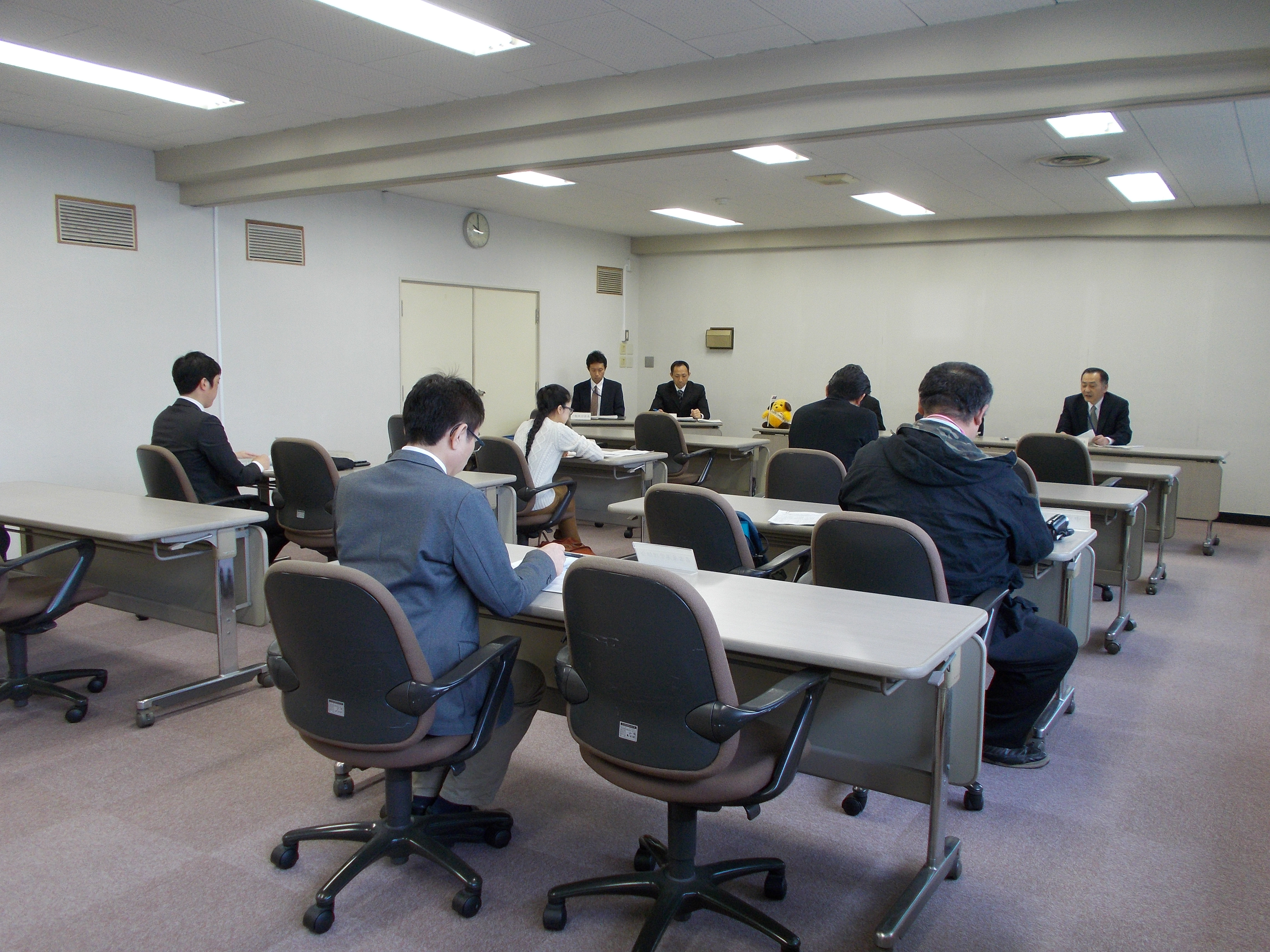 29NS21ijÉŊցA28Nxyѕ29NR̊ǓfՊTij𔭕\