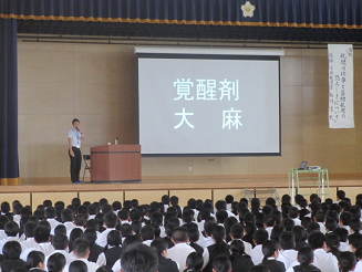 平成29年５月29日（月）清水税関支署、静岡市立清水桜が丘高等学校の薬学講座において講演