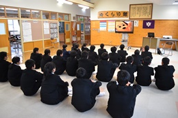 名古屋税関、白川町立佐見中学校の薬物乱用防止教室において講演