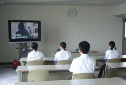 28NV13ijŊ֎xAÉsuwZ̖K