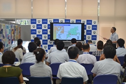 28NX13i΁jÉŊցAuU[H()Ј̖K