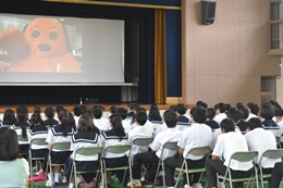 平成28年９月13日（火）名古屋税関、名古屋市立桜丘中学校の薬物乱用防止教室において講演