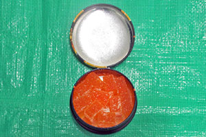 �P�[�X���J�����l�q