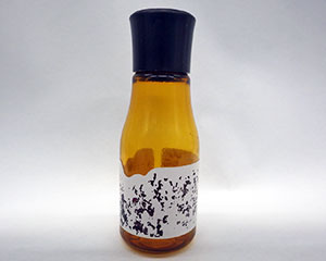指定薬物が収納されている茶色瓶 指定薬物が収納されている茶色瓶