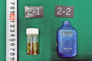 カートリッジ及び内部に充填されていた大麻リキッド2個目 カートリッジ及び内部に充填されていた大麻リキッド2個目