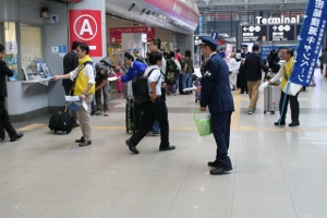 関西空港駅でのキャンペーンの様子