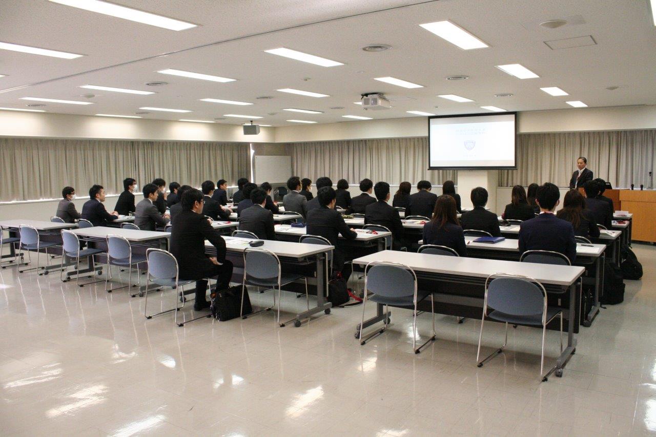 大阪高等検察庁に対する税関見学会の様子