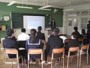 和泉市立信太中学校の講演会の様子