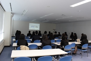株式会社エーアイテイーの税関見学会の様子.jpg