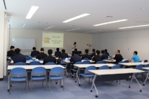 宇和島水産高校税関見学会の様子.jpg
