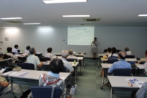 日本セカンドライフ協会税関見学会の様子.jpg