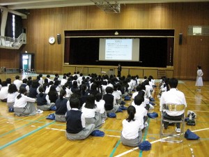 大阪税関 大阪市立南高等学校において薬物乱用防止講演会を実施 講演会の様子