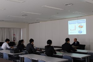 関西空港税関支署 大阪地方検察庁司法修習生に対し税関見学会を実施 見学会の様子