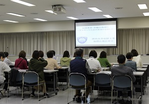 関西空港税関支署 大池地区民生児童委員会に対し税関見学会を実施 見学会の様子