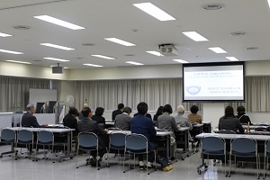 関西空港税関支署 摂津地区保護司会・摂津市更生保護女性会に対し税関見学会を実施 見学会の様子