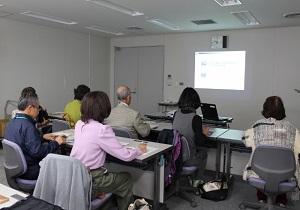 関西空港税関支署 京田辺市なやみごと相談委員会に対し税関見学会を実施 見学会の様子