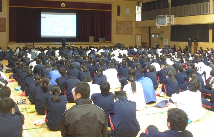 栃木市立栃木西中学校での薬物乱用防止教室講演風景(2018年1月)