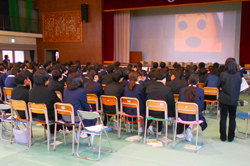 坂本中学校にて薬物乱用防止講演会を開催�@(2018年2月)