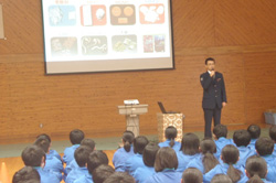 藤岡第一中学校での薬物乱用防止教室の講義の様子(2018年11月)