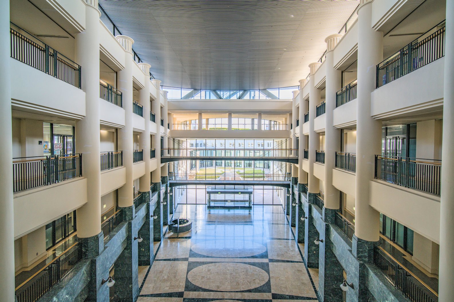 新館アトリウム2