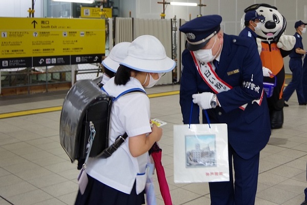 ティッシュ配りの様子