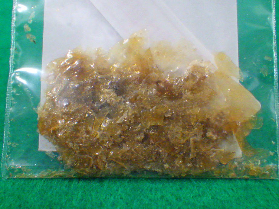 犯則物件である指定薬物の写真