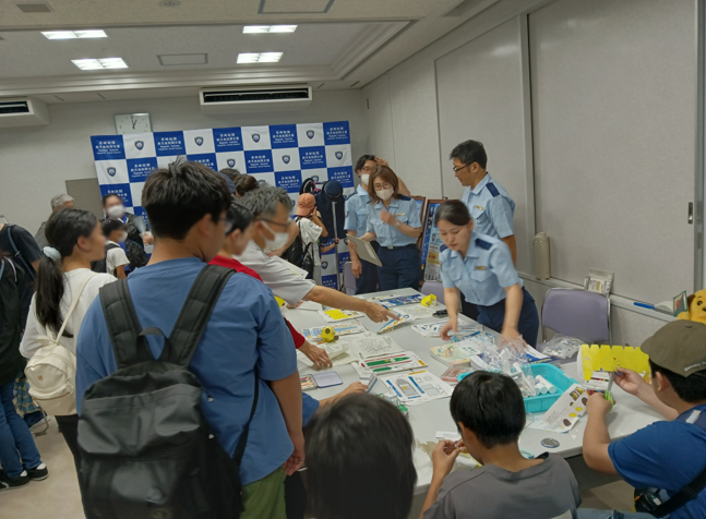 税関ブースの様子