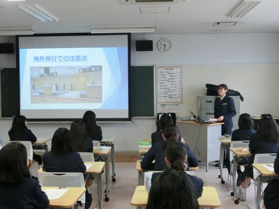 説明の様子b 説明の様子b