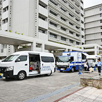 税関車両展示の様子 税関車両展示の様子