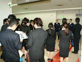 専門学校生に対する税関業務説明会