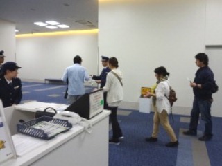 情報提供の呼びかけの様子 情報提供の呼びかけの様子