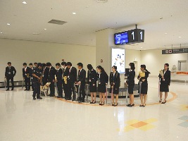 麻薬探知犬のデモンストレーション見学 麻薬探知犬のデモンストレーション見学