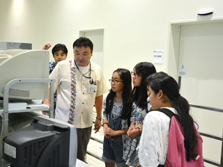 那覇空港税関支署の見学 那覇空港税関支署の見学